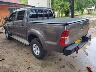A picture of Hilux nzur sana