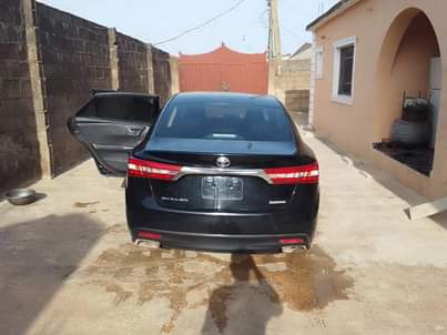 A picture of 2013 Toyota Avalon 7 months used