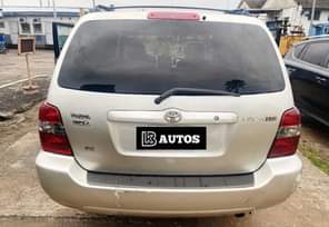A picture of KB AUTOs first body and first user Toyota Highlander 2005