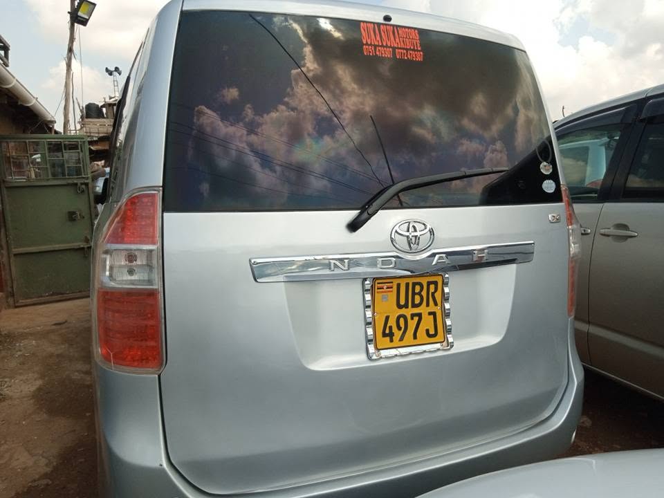 A picture of Toyota Noah