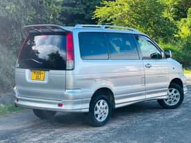 A picture of Toyota NOAH DSN Price 15 5 Cc 1998 Year 2000