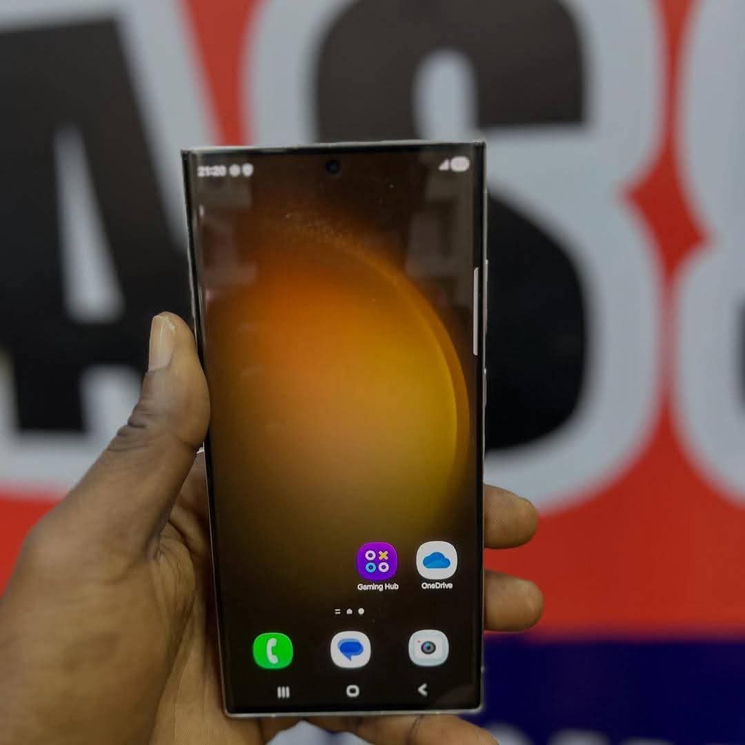 A picture of SAMSUNG GALAXY S23 ULTRA 5G. 1 350 000 256GB