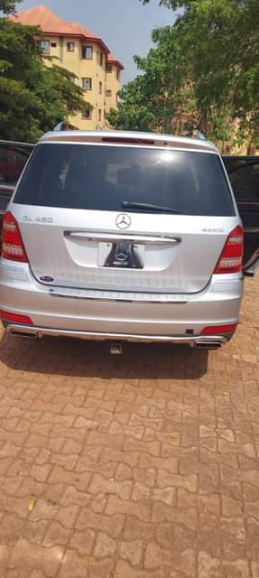 A picture of 2010 American used GL 450 Perfect condition Slightly negotiable N13m