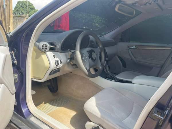 A picture of 4 cylinder Mercedes Benz c180 2004 model with duty CONTACT
