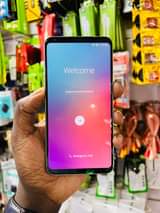 A picture of LG V30 128gb 6gb ram