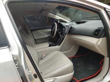A picture of BELGIUM GRADE 2009 MODEL TOYOTA VENZA FRONT WHEEL DRIVE very
