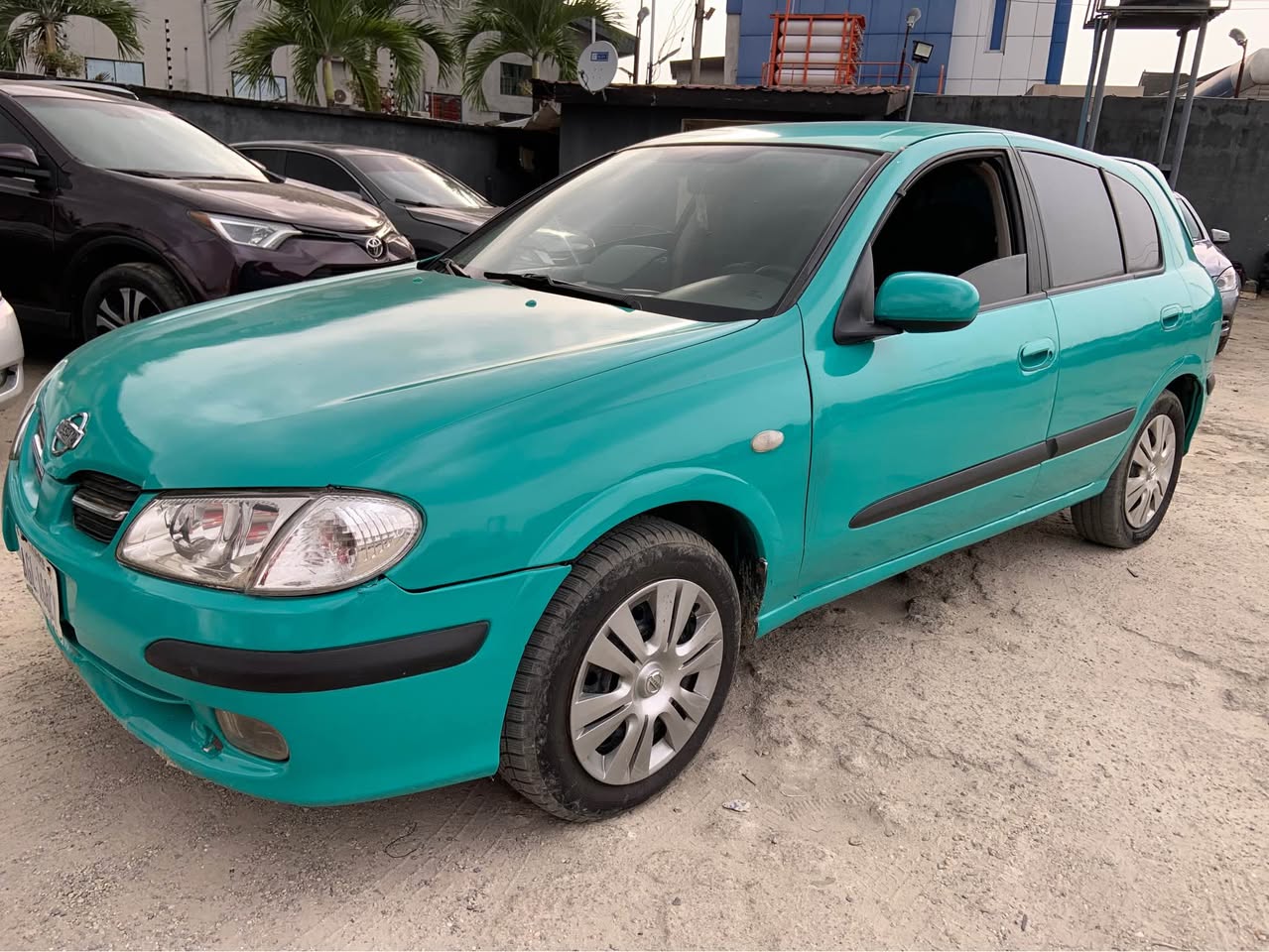 A picture of Belgium grade Nissan