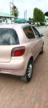 A picture of TOYOTA VITZ BEI 3 7 MILION AONGEZI KWENYE GALI CHAP