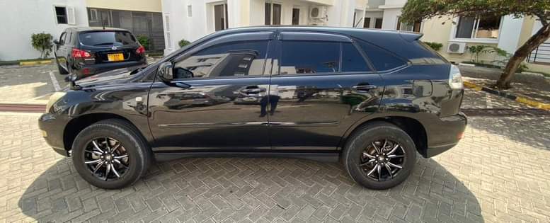 A picture of TOYOTA HARRIER INAUZWA