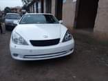 A picture of A super clean Nigeria used ES330 2005 Model in a