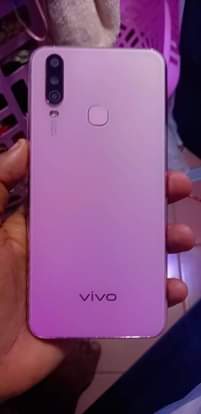 A picture of Vivo Y17 smartphone