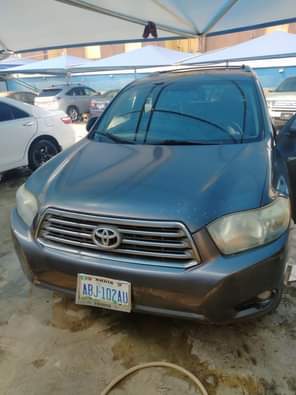 A picture of Toyota Highlander 2008 3Rols seat first body paint Condition Engine