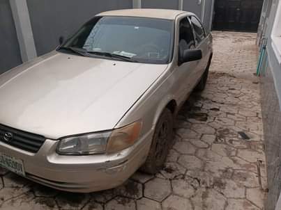 A picture of Toyota Camry drop light