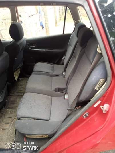A picture of Toyota Corolla verso manual 07936384977