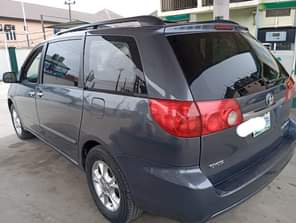 A picture of 2006 model Toyota Sienna Engine Grade A Super silent 1