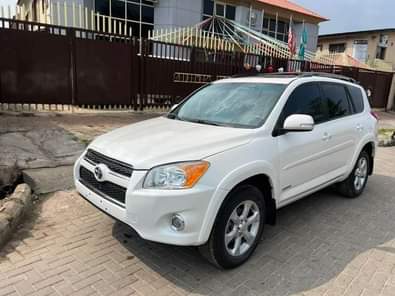 A picture of 2012 Toyota RAV4 limited full option Keyless Price 12 5m
