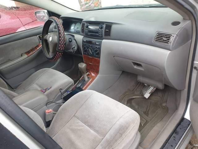 A picture of 2004 Toyota Corolla 1