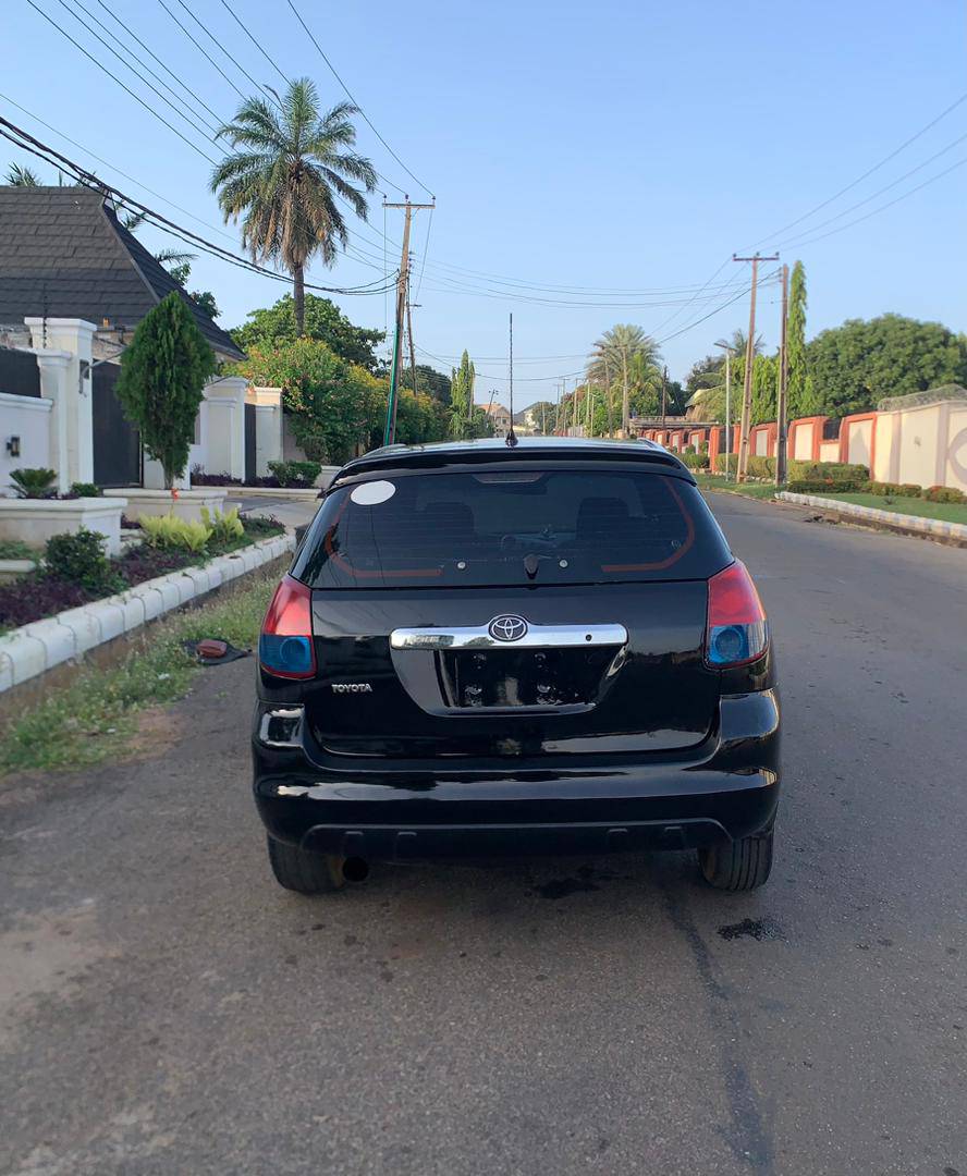 A picture of Toyota Matrix 2004 Model