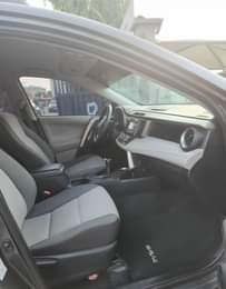 A picture of Toyota RAV4 le