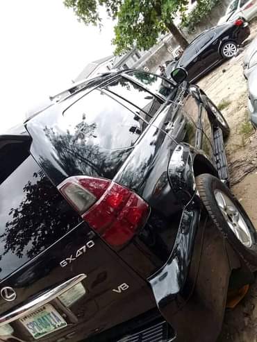 A picture of GX470 FOR SALE ENGINE AND GEAR A C NEED TOPPING