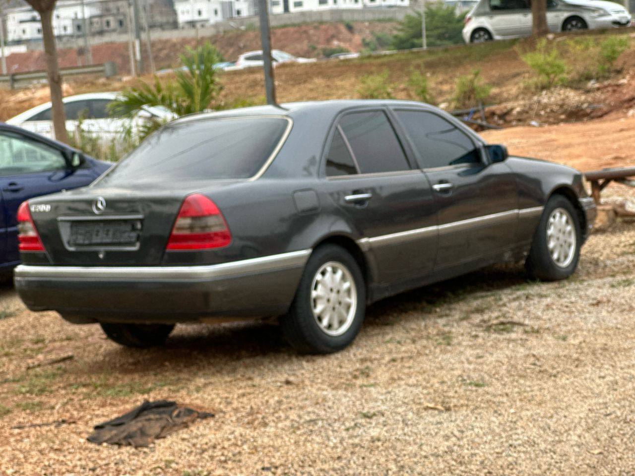 A picture of Extremely clean 2000 C200 Mercedes Benz with Ac Engine and