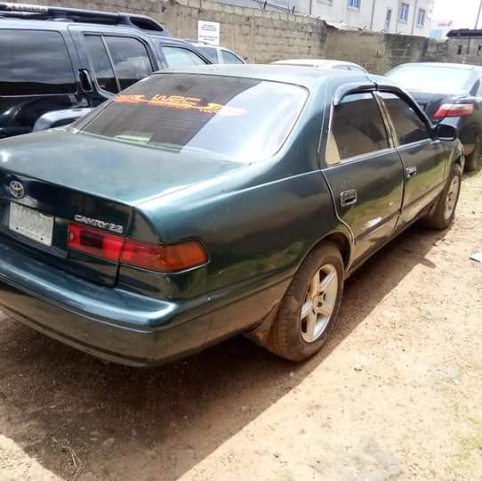 A picture of Toyota Camry 2000