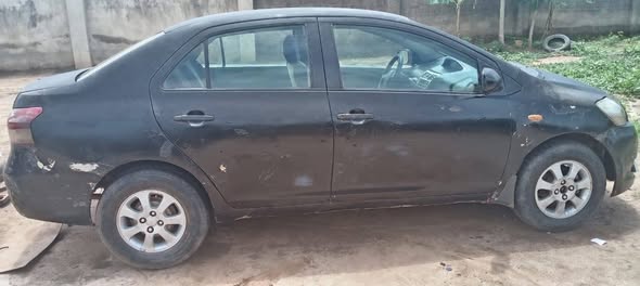 A picture of Toyota Yaris manual gear first body good engine and gear