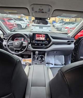A picture of Toyota Highlander 2021