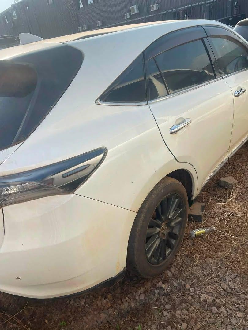 A picture of Toyota harrier