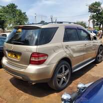 A picture of ML350 2006 45M