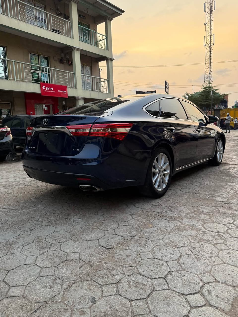 A picture of Foreign used 2014 Toyota Avalon XLE