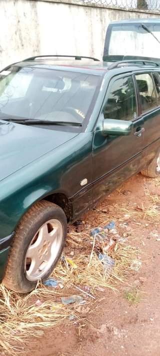 A picture of C class wagon everything working well manual