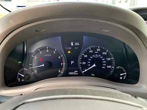 A picture of Lexus Rx 350 fsports model 2015 22 million negotiable port