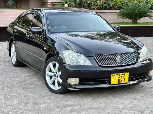 A picture of TOYOTA CROWN ETHLETE