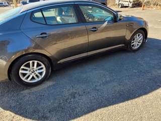 A picture of 2011 Kia Optima LX Sedan 4D