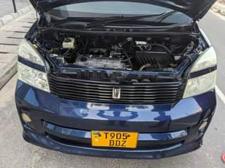 A picture of TOYOTA NOAH