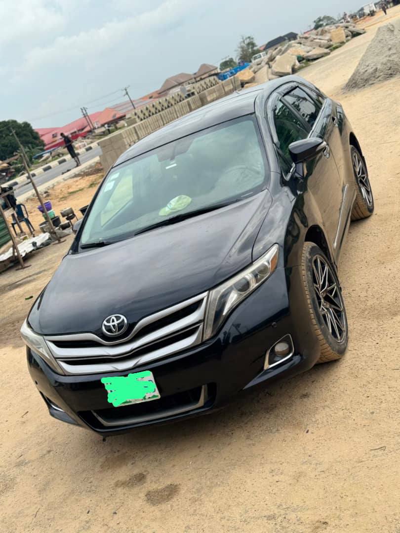 A picture of Toyota Venza 2014 model Full option Every thing is working