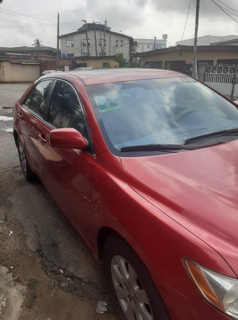 A picture of Camry 08