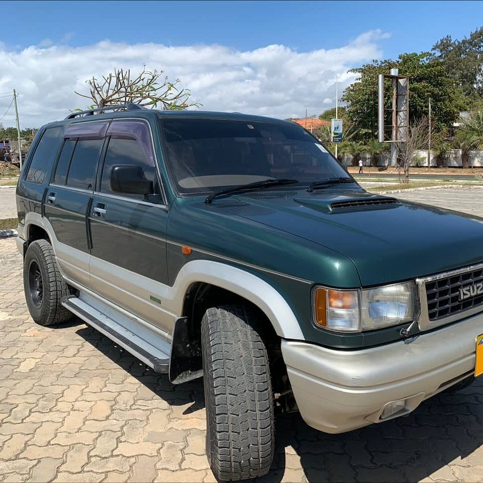 A picture of Isuzu BIGHORN TSHS 15.8M