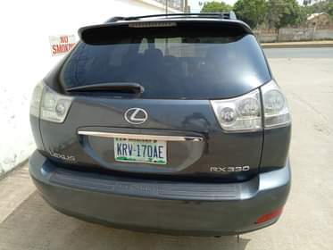 A picture of This two car s is very very perfect 1 Lexus