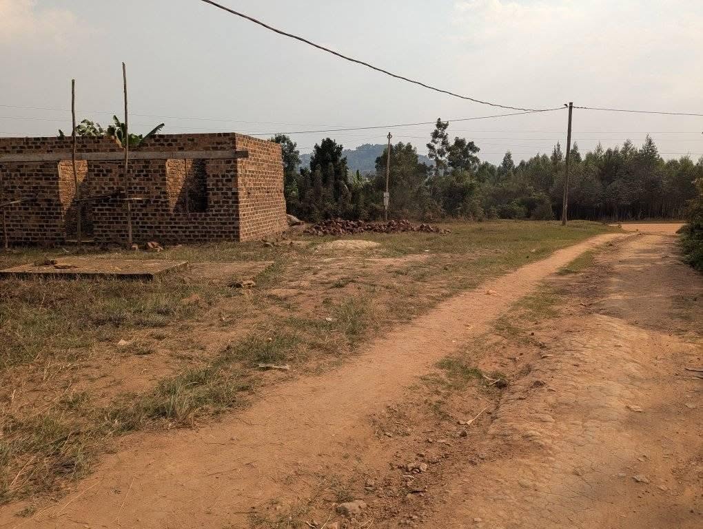 plots wakiso