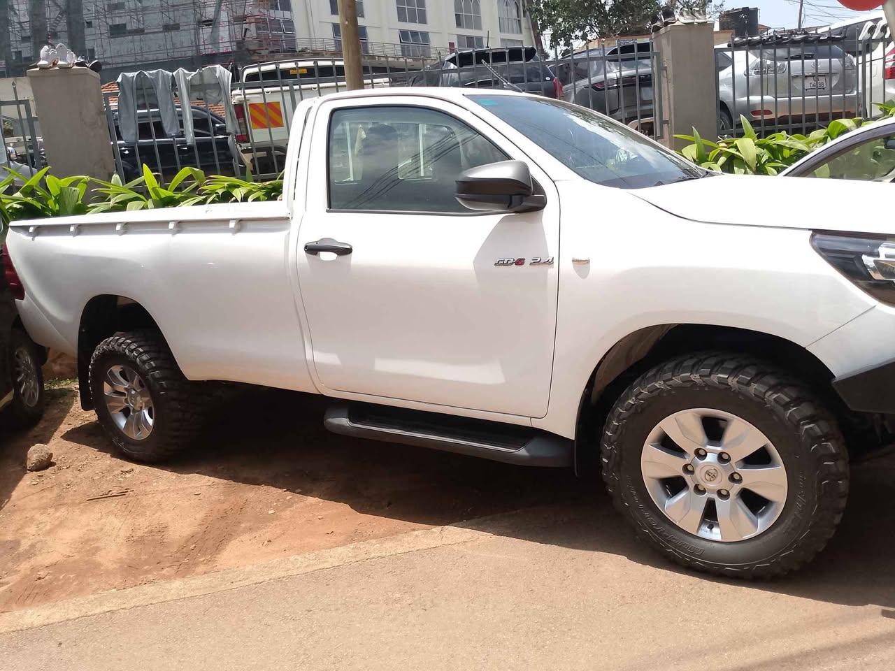 A picture of Toyota Hilux Single Cabine Model 2022 Manual 0787181703 0704482571 Call