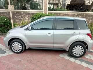 A picture of TOYOTA IST