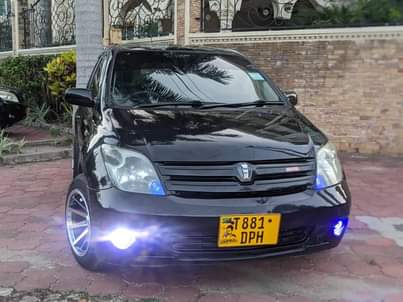A picture of TOYOTA IST BEI...........11M