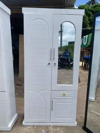 A picture of Nauza kabatii la milango 2 mbao Bei 260000 Location ubungo