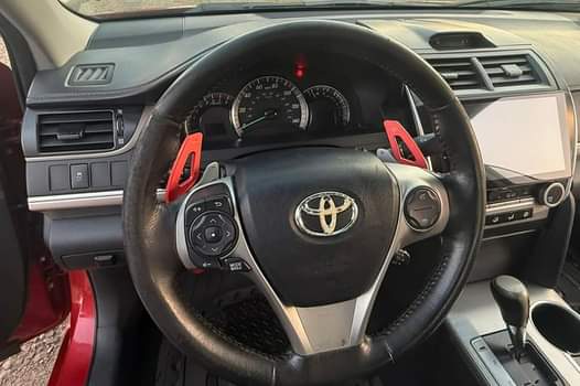 A picture of Toyota camry 2013 SE