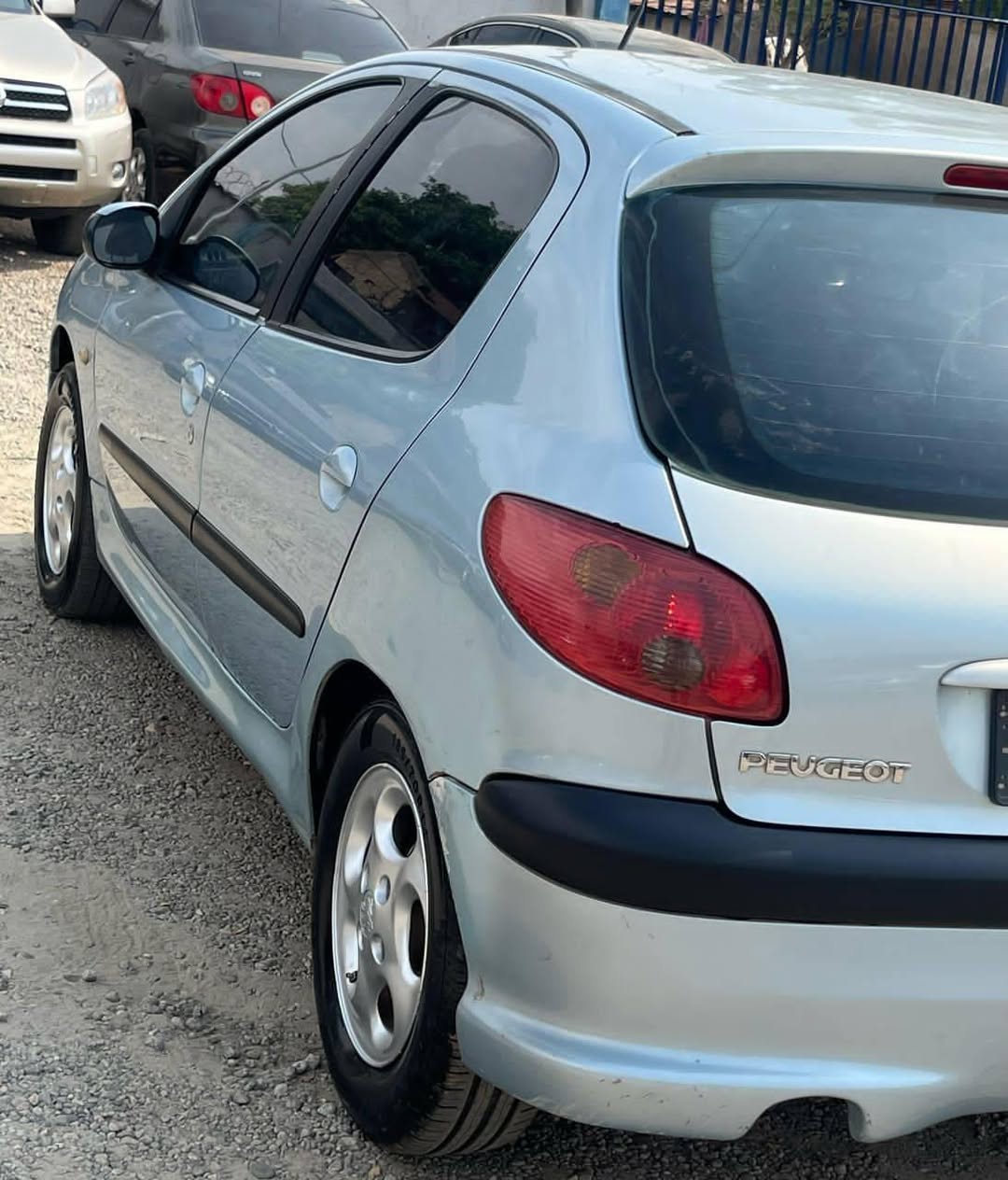A picture of 2004 Peugeot 206