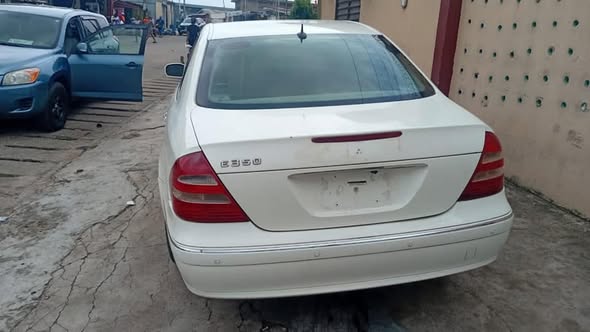 A picture of Benz e class perfect condition
