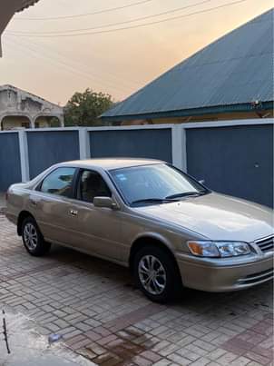 A picture of Toyota Camry CE