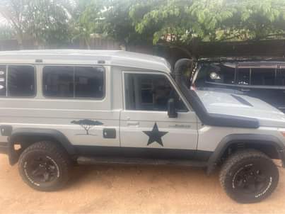 A picture of 2010 Toyota L C hardtop